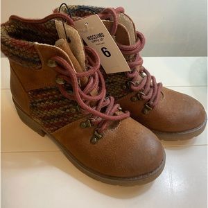 Mossimo Size 6 brown boots.  NWT